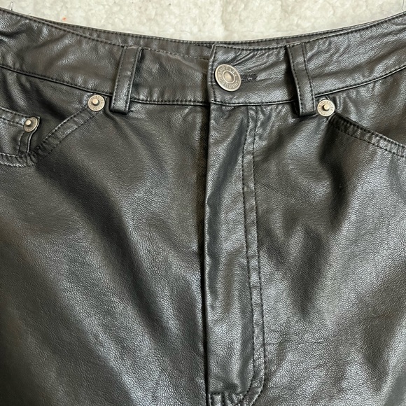 Vegan leather straight leg pants - Picture 4 of 11